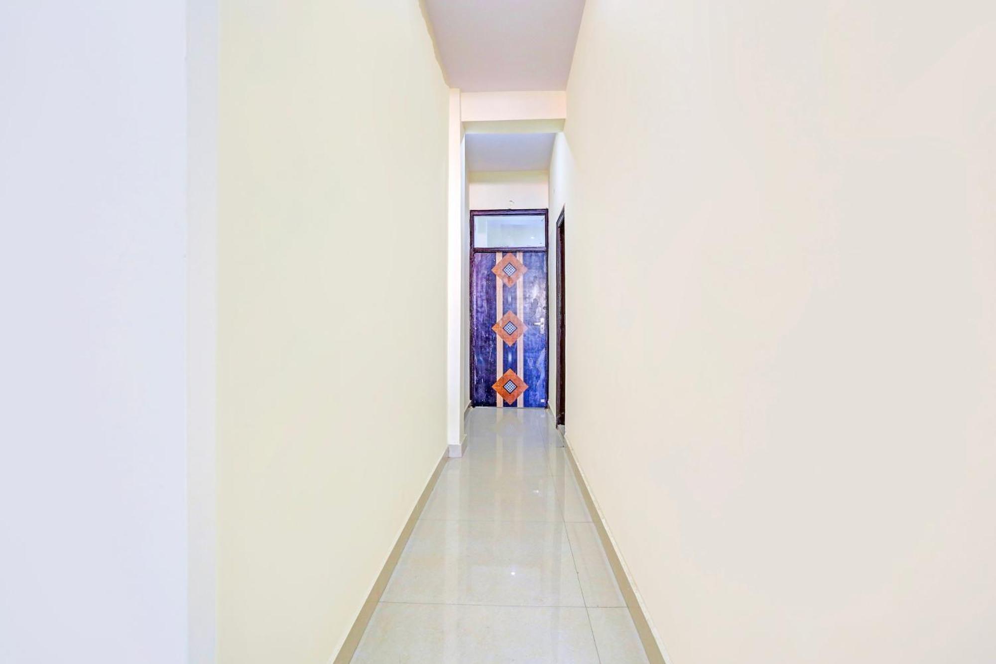 Hotel O Redbull Inn Gurgaon Exterior photo