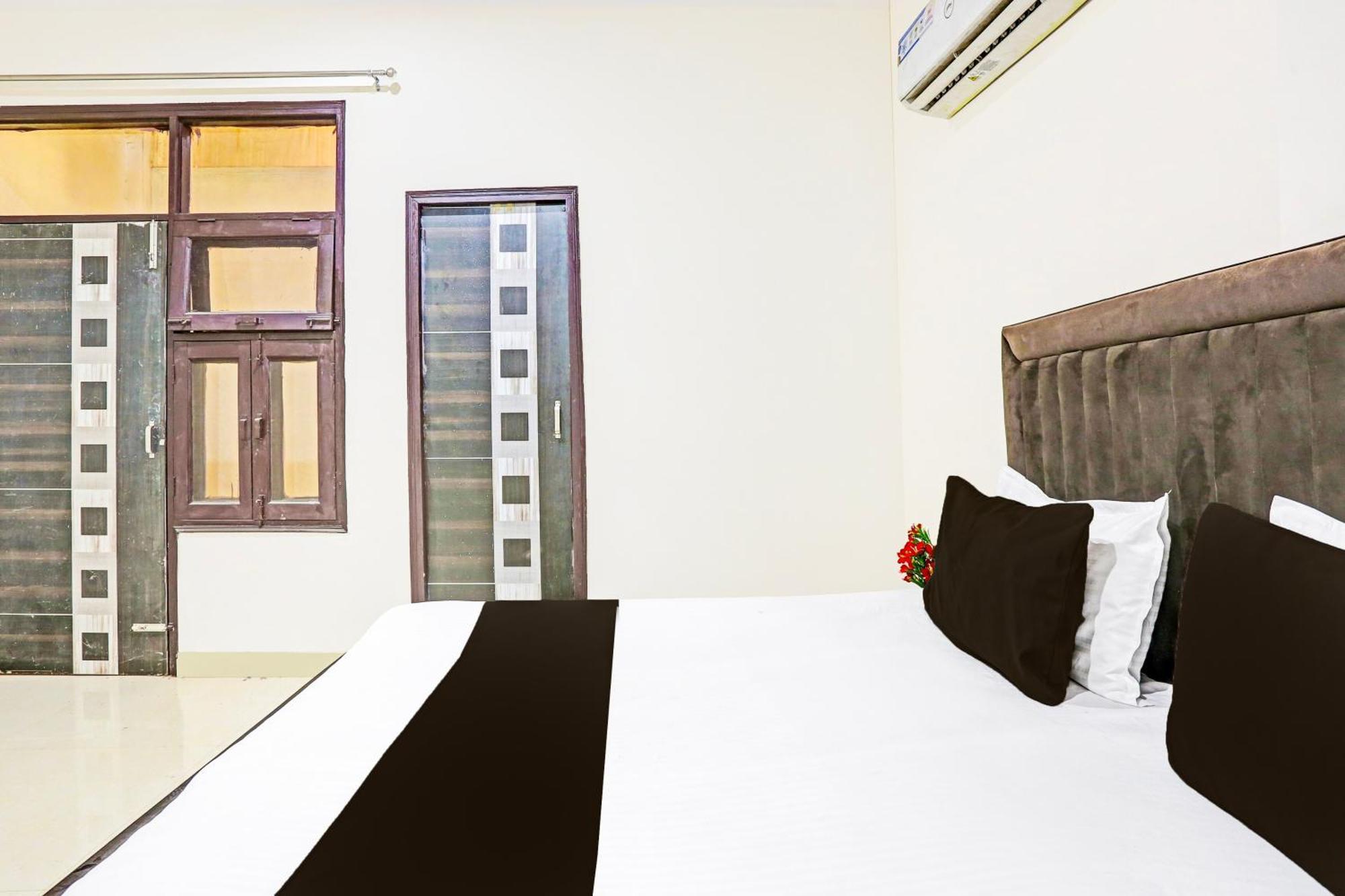 Hotel O Redbull Inn Gurgaon Exterior photo